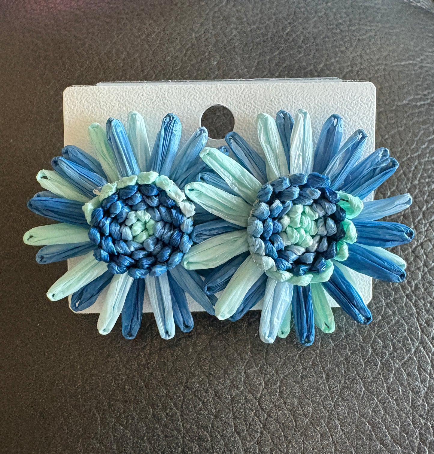 Flower Pedal Light/Dark Stud Earrings