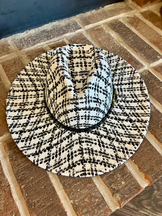 Black & White Wide Brim Cowgirl Hat