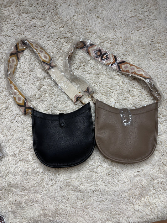 Calin Medium size Scoop Crossbody