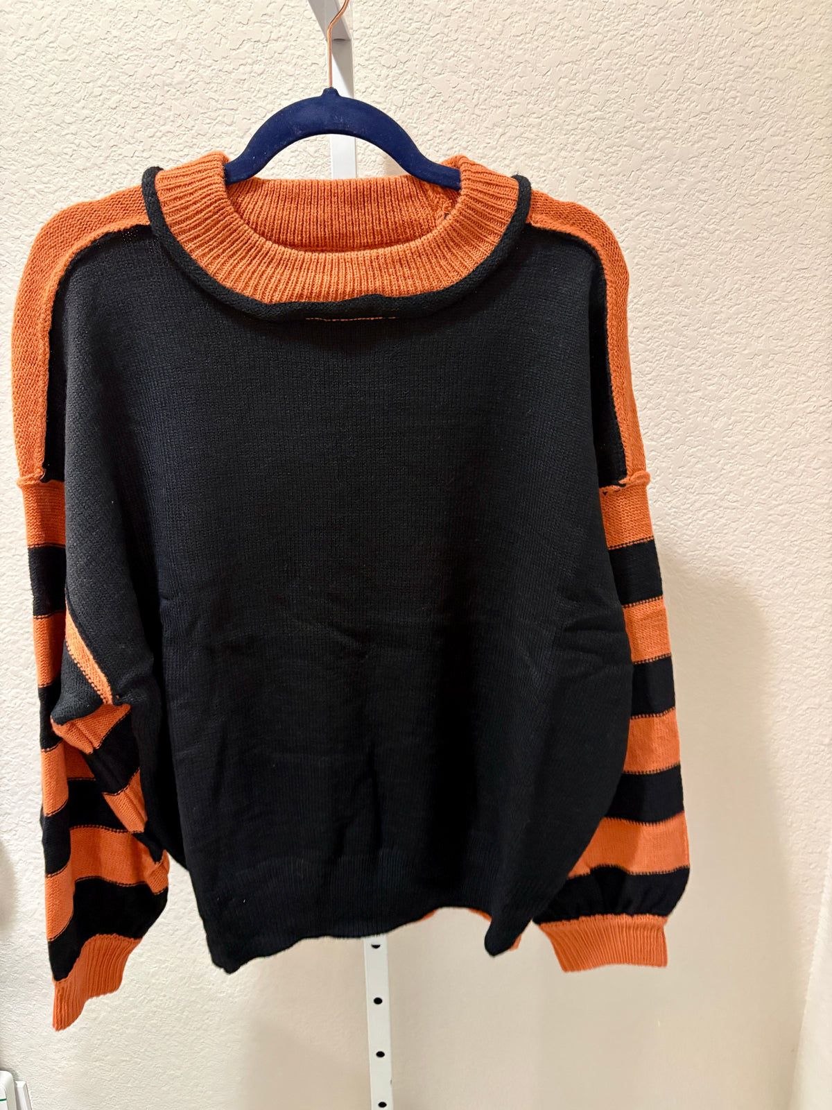 Black / Pumpkin Sweater