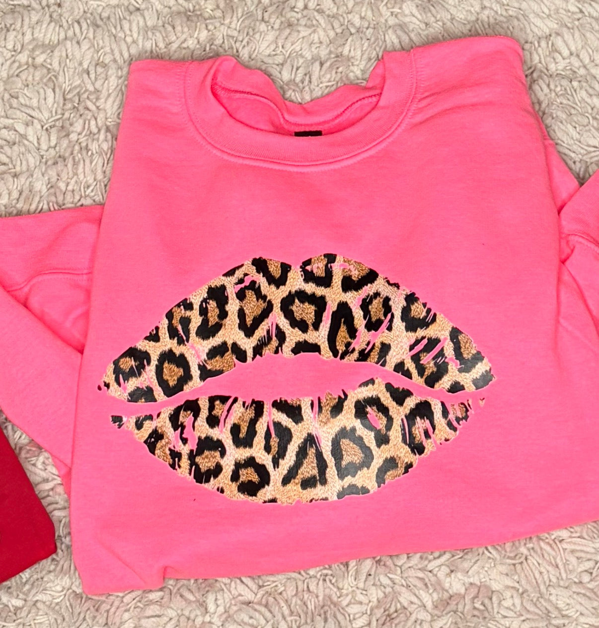 Bubble Gum Sweater with Leopard Lips
