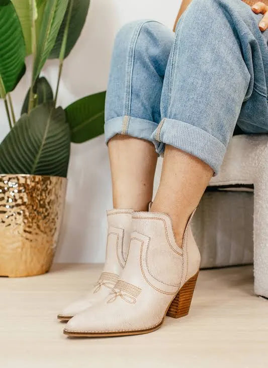 Corky's Cream Crackle Smoke Show Boot