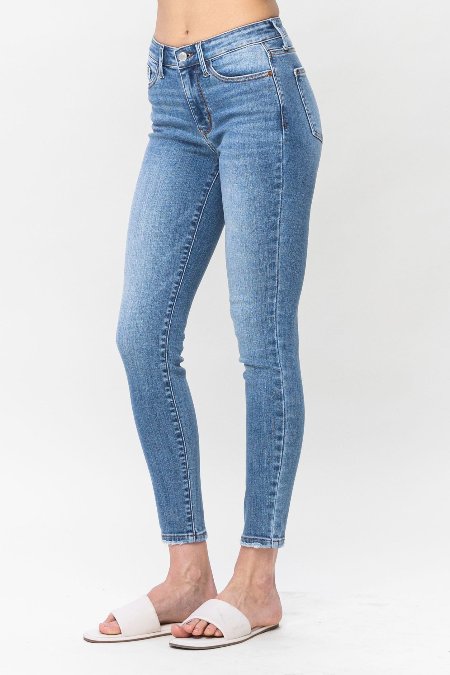 Judy Blue Mid Rise Vintage Skinny jeans