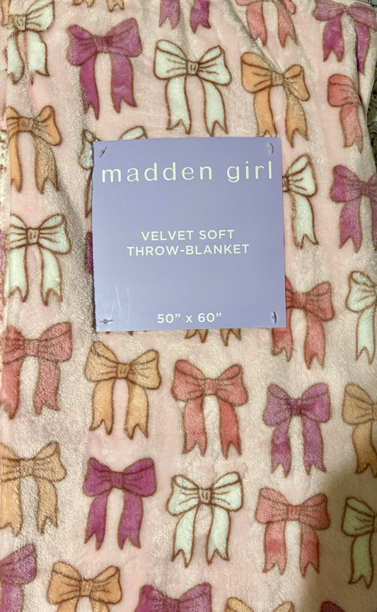 Madden Girl Pink Blanket with Bows