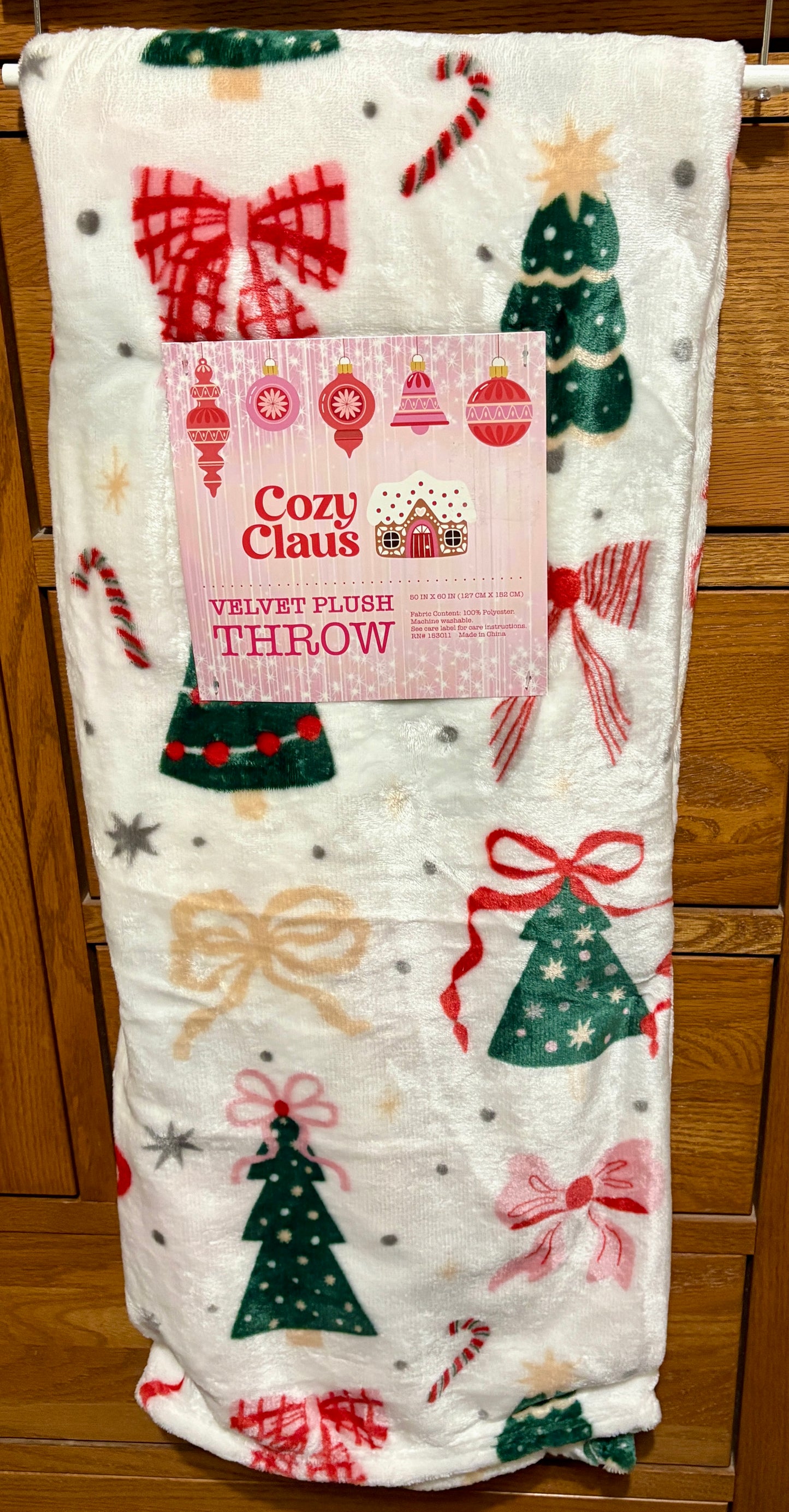 Cozy Claus Velvet Plush Throw Blanket - White with Bows and Trees